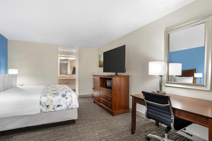 Best Western Inn & Suites - Monroe