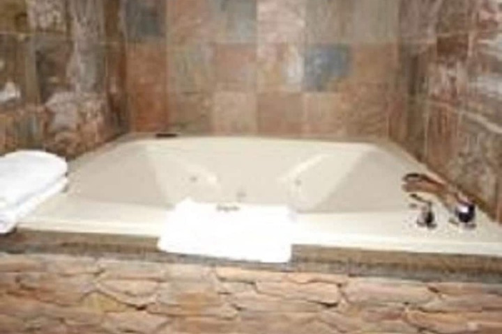 Hot Tub 107 of 114