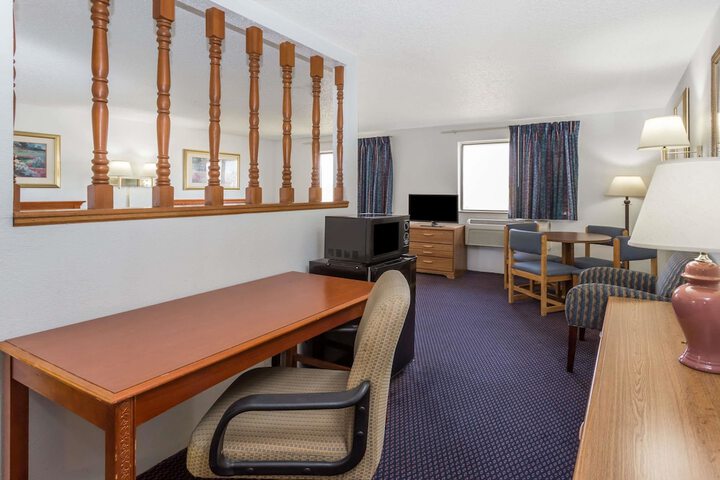 Room 11 of 13