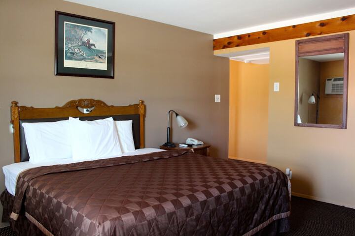 Room 6 of 11