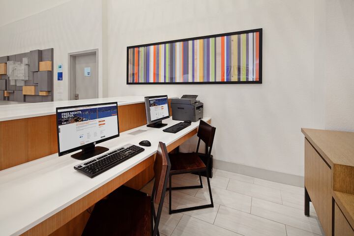 Holiday Inn Express & Suites Rancho Mirage - Palm Spgs Area by IHG