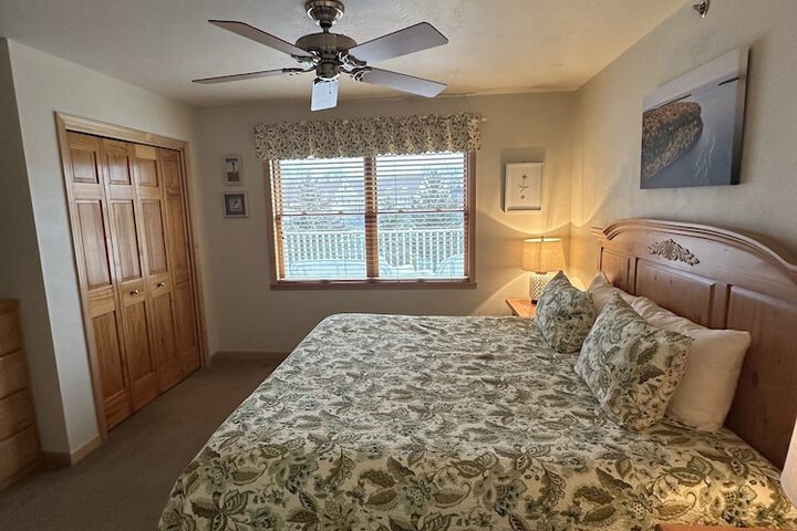 Room 72 of 136