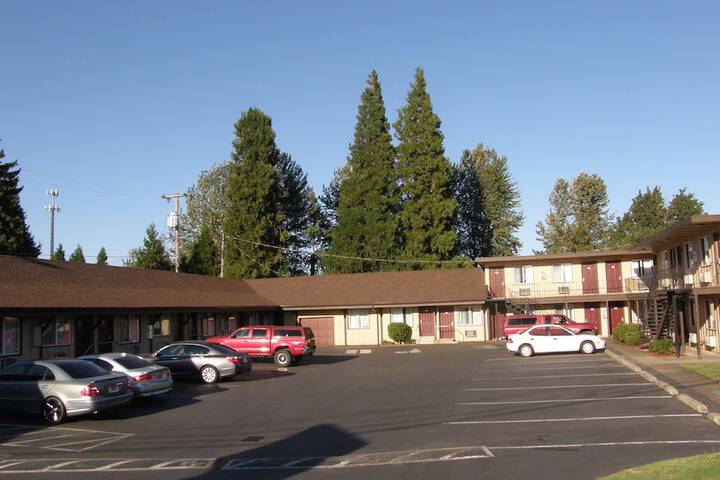 Hotel 4 of 27