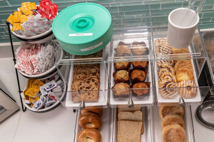Breakfast/Coffee Service 41 of 51