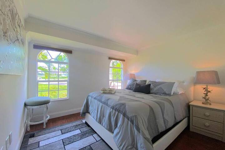 Cheerfull 4 / bed/ 3 Bath / pool / best Location