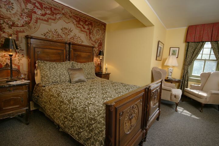 Room 11 of 100