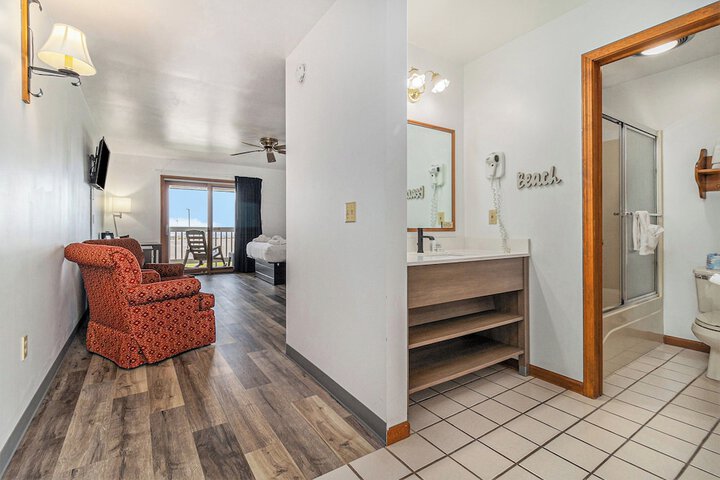 Room 156 of 219
