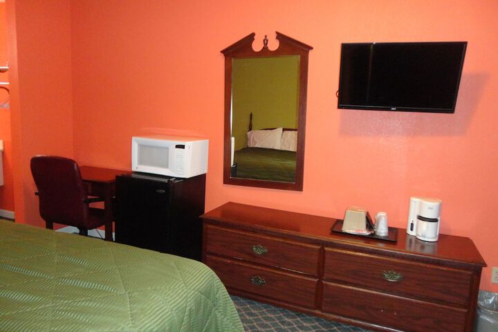 Room 9 of 23