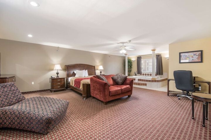 Room 7 of 10
