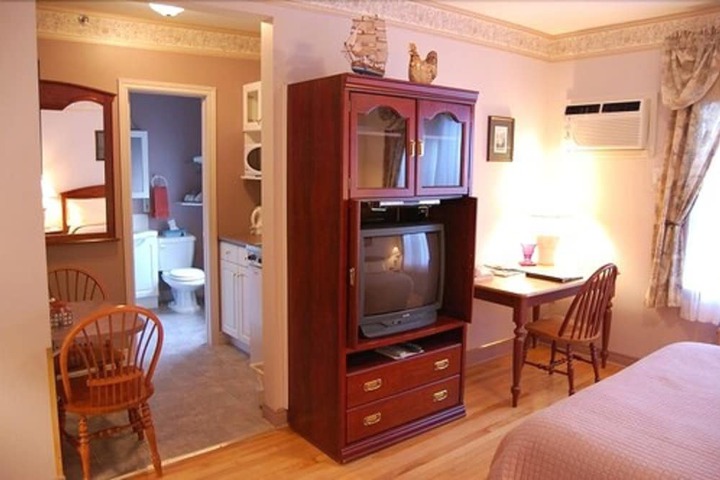Room 28 of 183