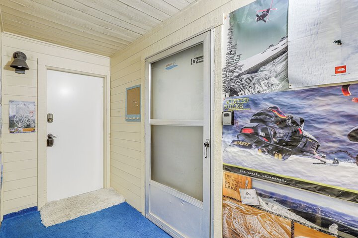 Picturesque Mt. Spokane Condo Near Skiing & Biking!