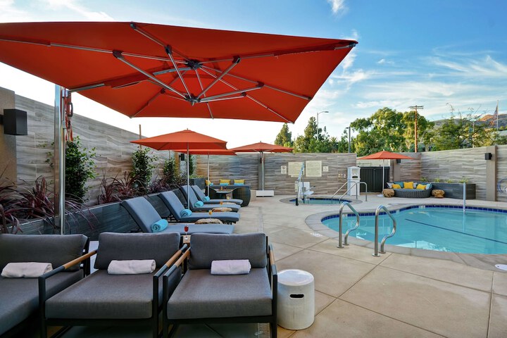 Hampton Inn & Suites Los Angeles Burbank Airport