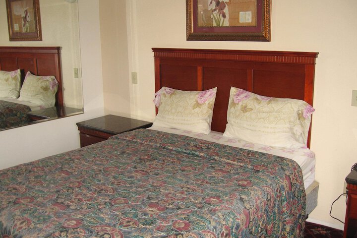 Room 5 of 33