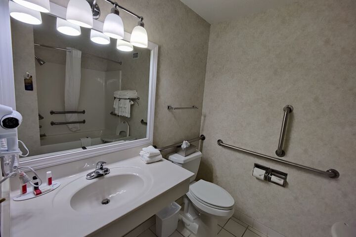 Baymont by Wyndham Albany MN