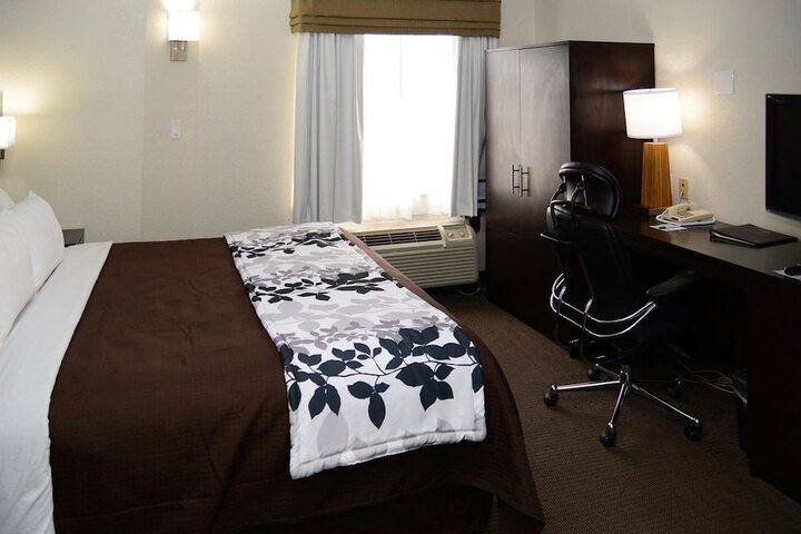 Room 21 of 27