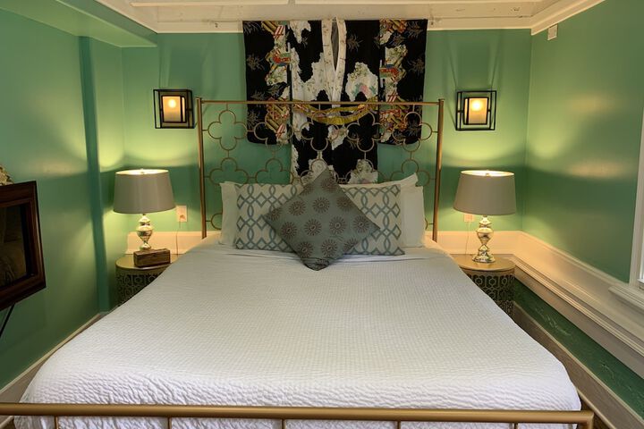 Peace & Plenty Inn Bed & Breakfast
