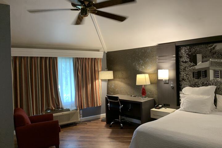 Super 8 by Wyndham Sturbridge