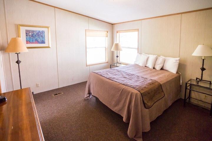 Room 50 of 187