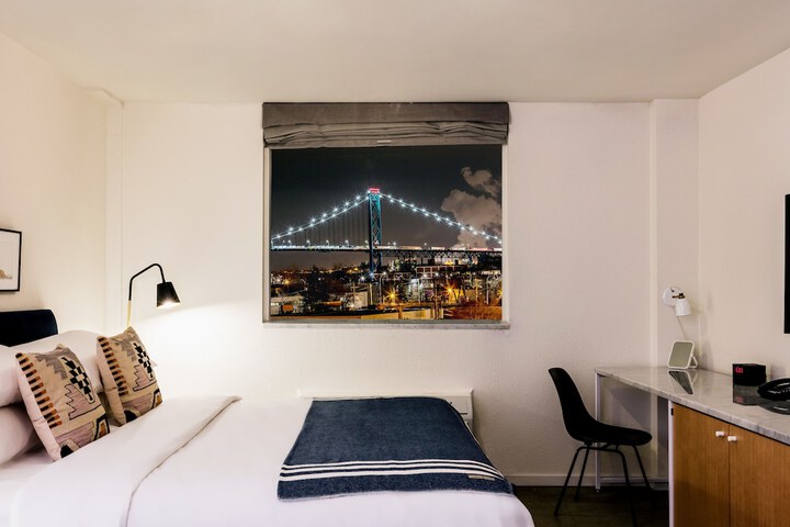 Room 43 of 112