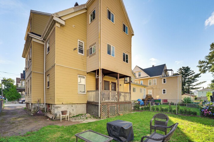 Medford Apartment Rental 5 Mi to Downtown Boston