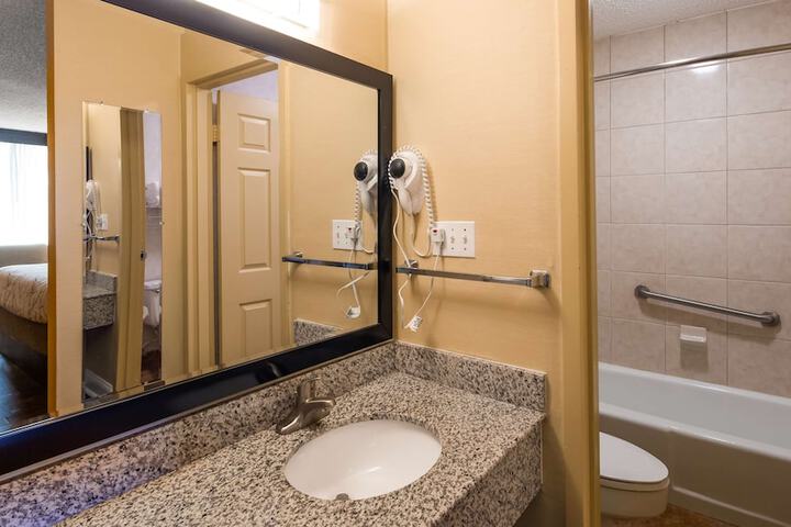 Room 15 of 23