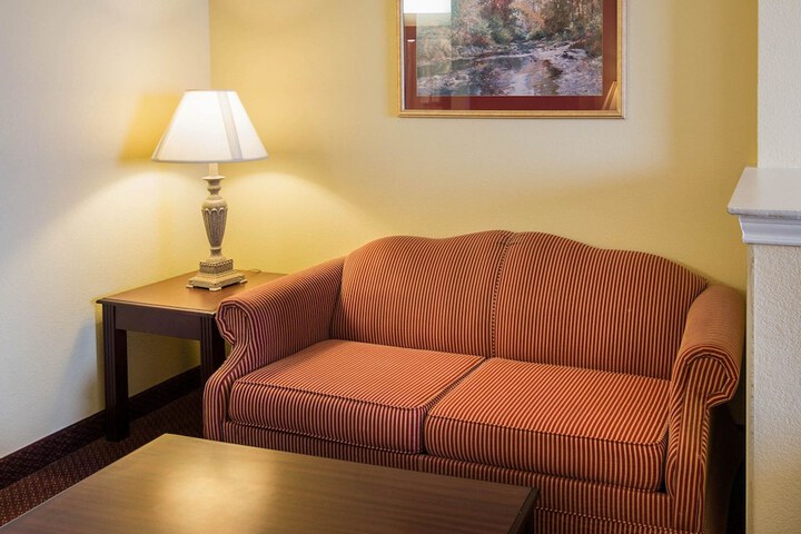 Room 16 of 33