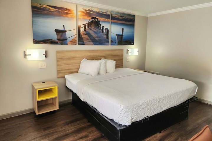 Room 18 of 30