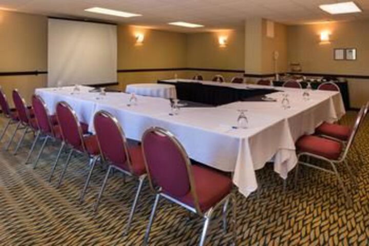 Ramada Plaza Rochester Airport