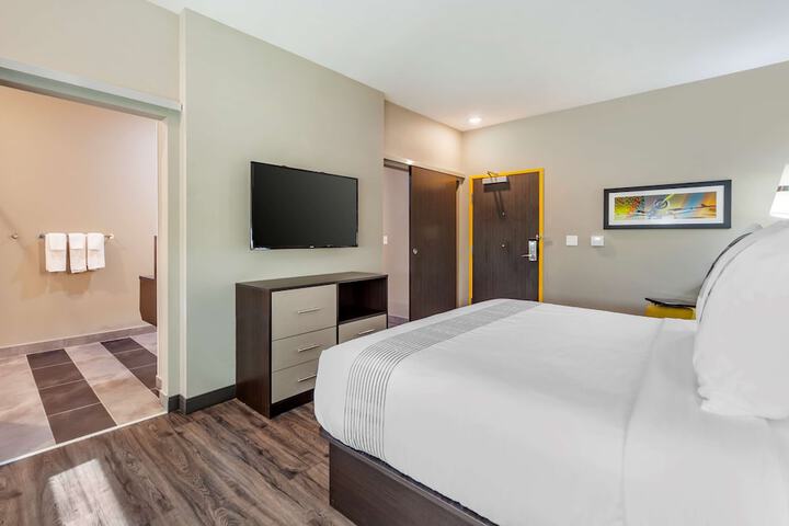 Room 12 of 27