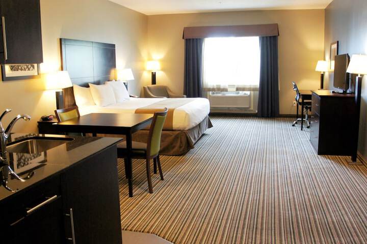 Best Western Plus Fort Saskatchewan Inn & Suites