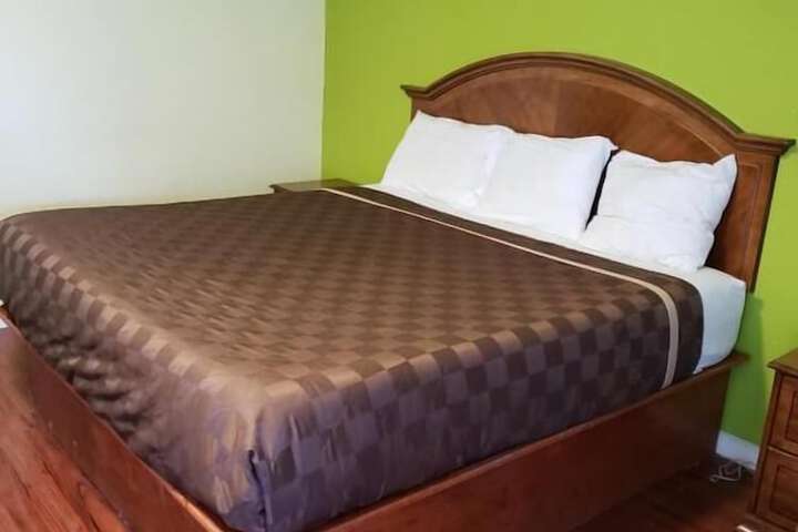 Room 20 of 39