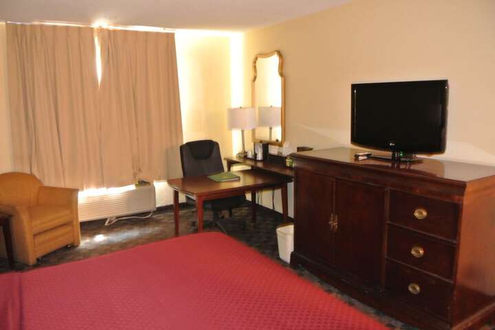 Room 15 of 37