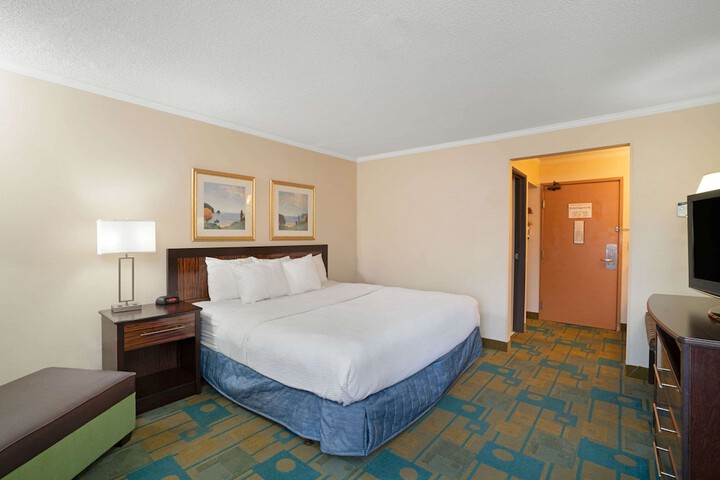Room 30 of 36