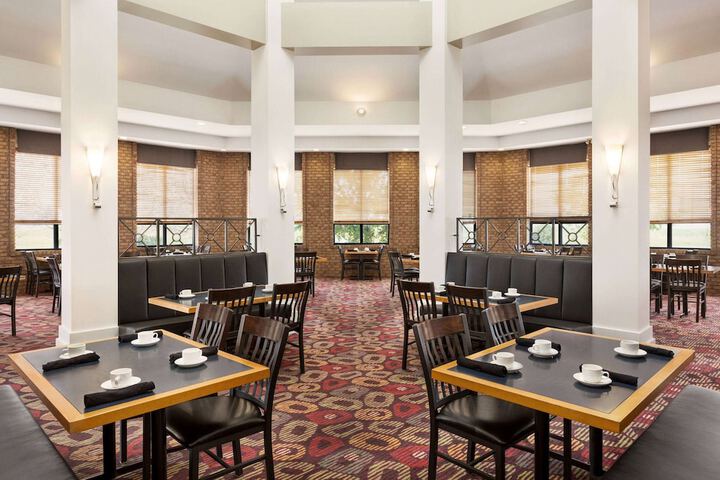 Royal Hotel Edmonton Airport Trademark Collection by Wyndham