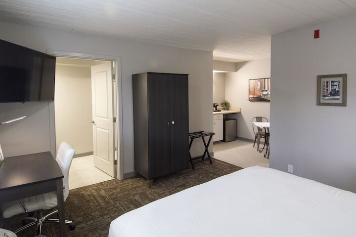 Room 35 of 41