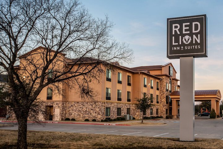 Red Lion Inn & Suites Mineral Wells