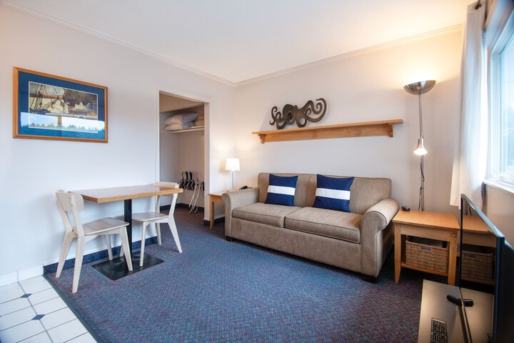 Room 16 of 24