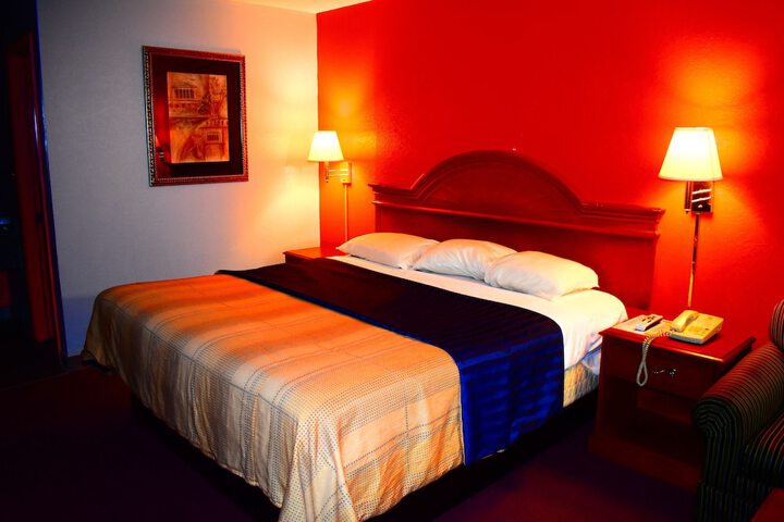 Room 13 of 20