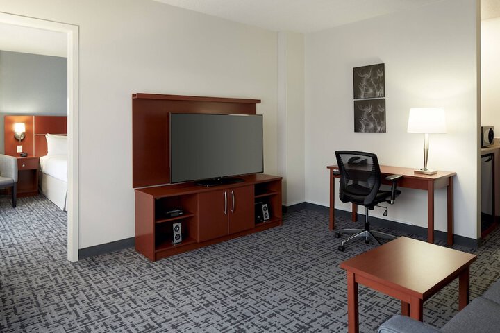 Room 15 of 25
