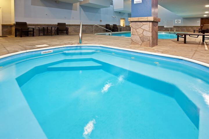 Pool 15 of 52