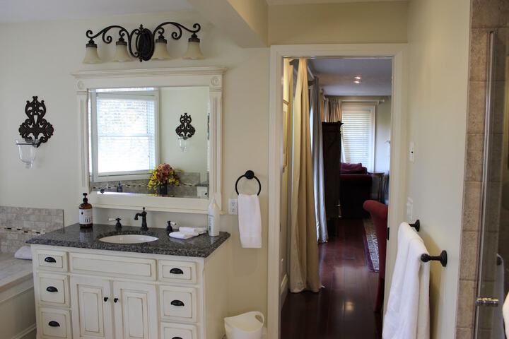 Room 43 of 62