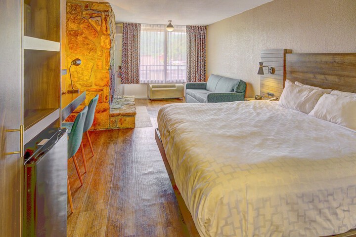 Room 27 of 41