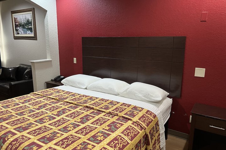 Room 17 of 30