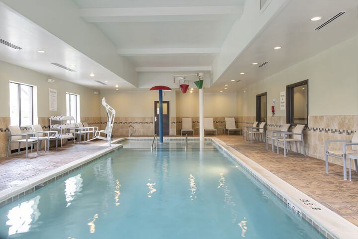 Holiday Inn Express Hotel & Suites New Philadelphia by IHG