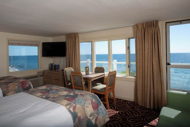 The Corsair & Cross Rip Oceanfront Resort