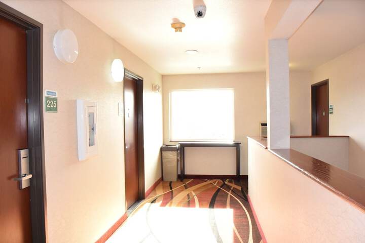 Travelodge Suites by Wyndham Newberg