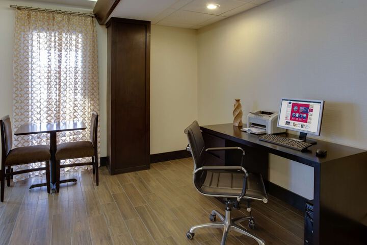 Business Center 46 of 47