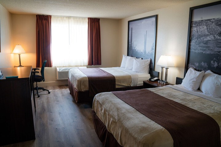 Room 12 of 25