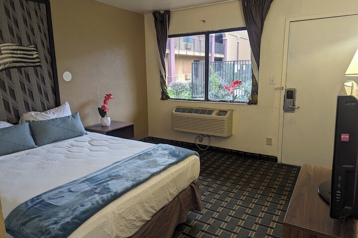Room 20 of 25
