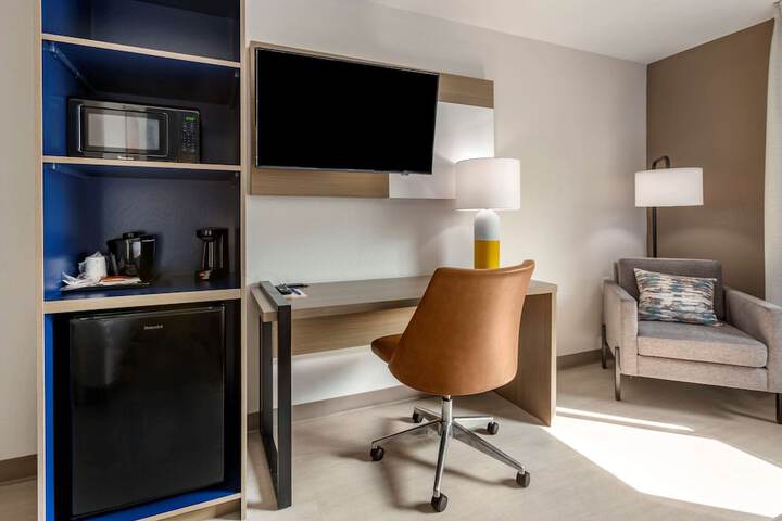 Room 8 of 31
